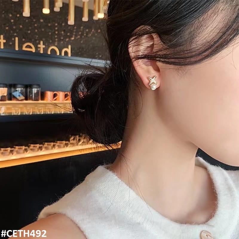 CETH492 FRN Cross Pearl Stud Tops Pair