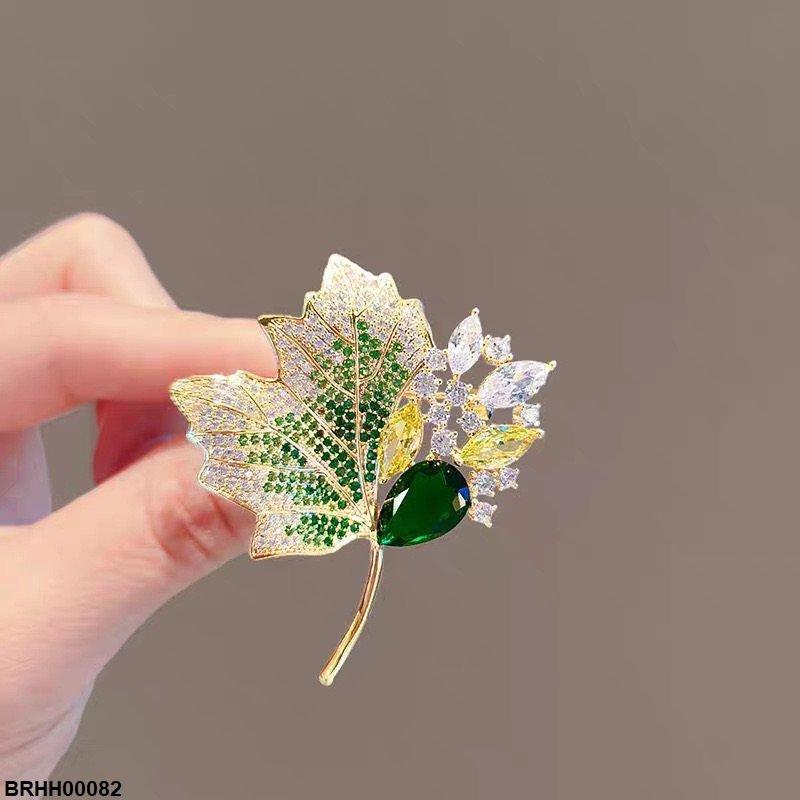 BRHH00082 YYZ Leaf Broach - BRHH