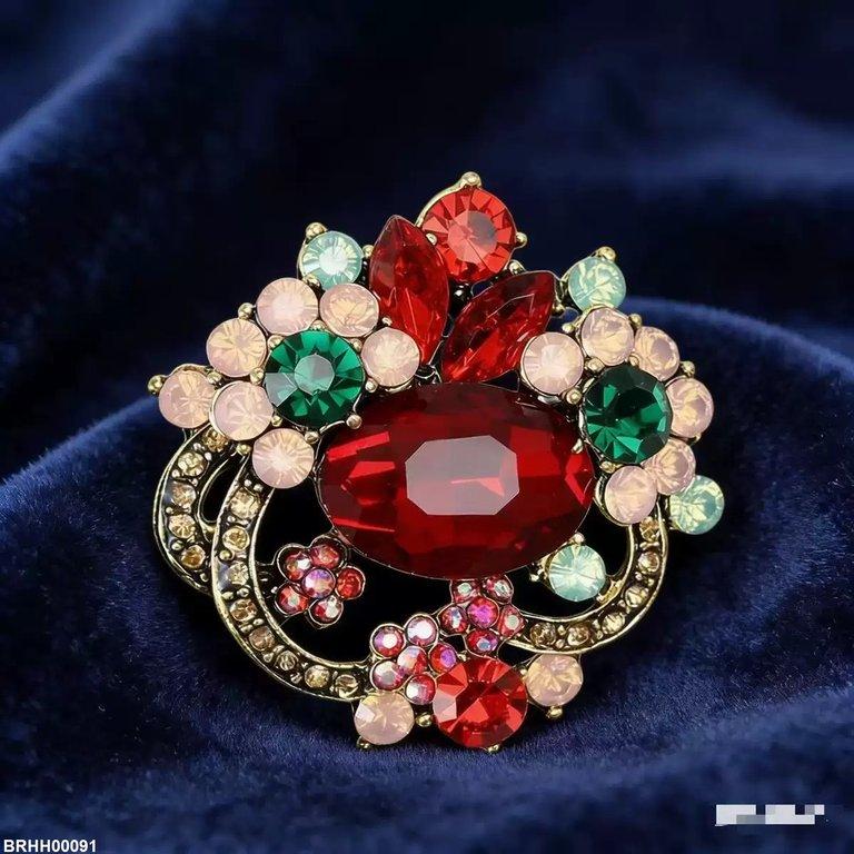 BRHH00091 XSTOval Multi Stone Broach - BRHH