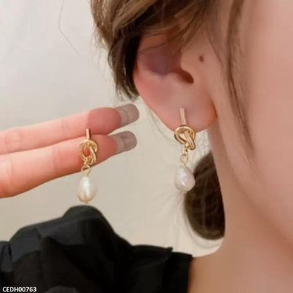 CEDH00763 YYZ Pearl Drop Earrings - CEDH