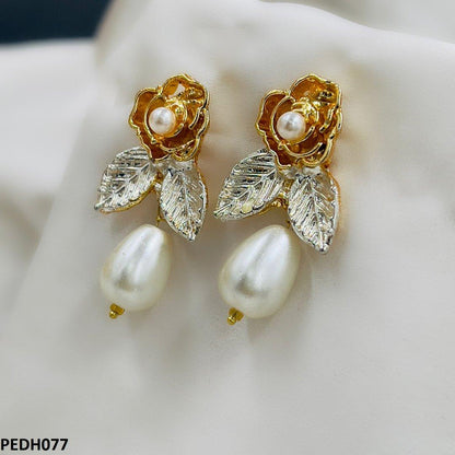 PEDH077 SDQ Flower/Pearl Drop Earring Pair