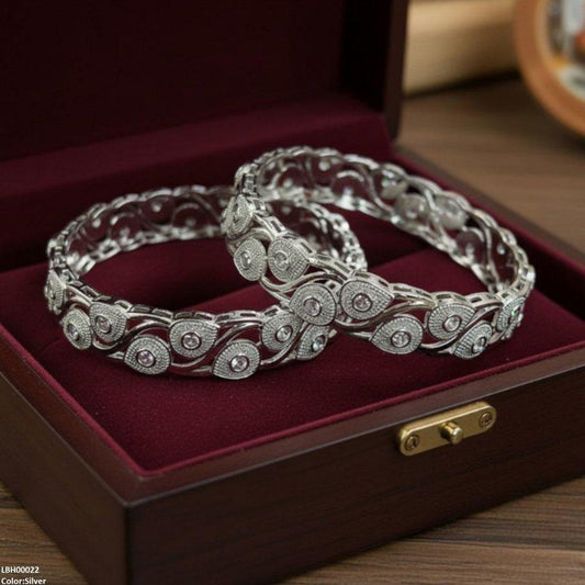 LBH00022 ANI Round Leaf Stone Bangle Set - LBH