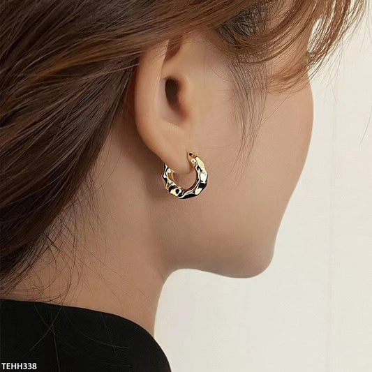 TEHH338 YHC C-Check Ear Hoops Pair