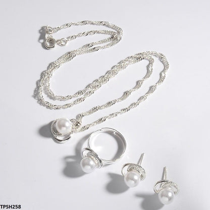 TPSH258 QWN Pearl Pendant Set