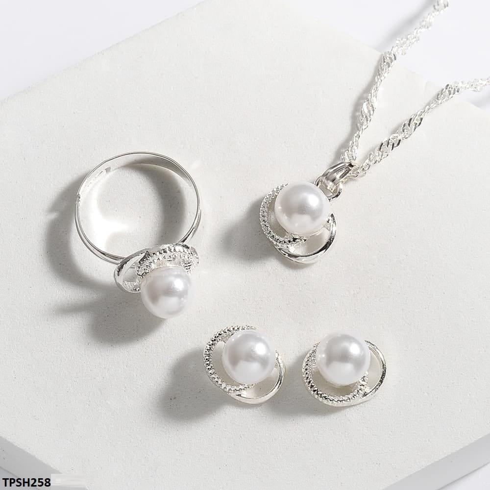TPSH258 QWN Pearl Pendant Set