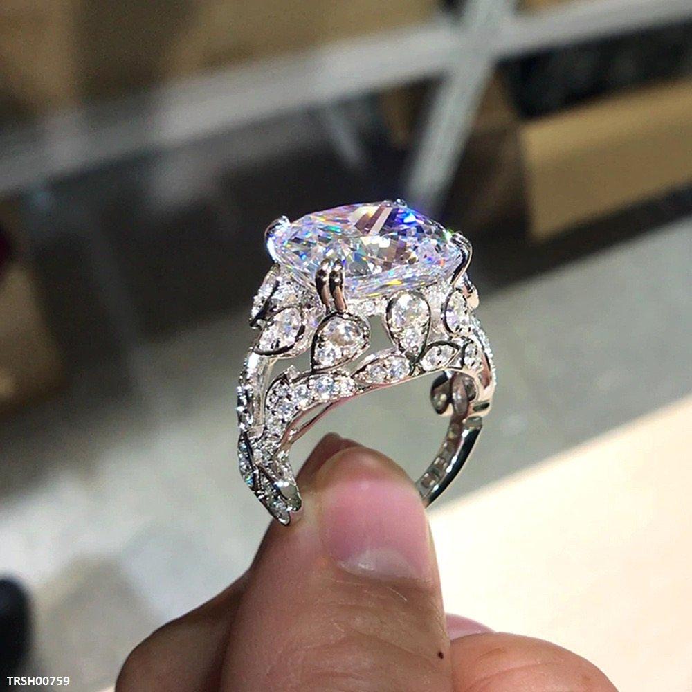 TRSH00759 CSH Elegant Leaf and Stone Ring - TRSH