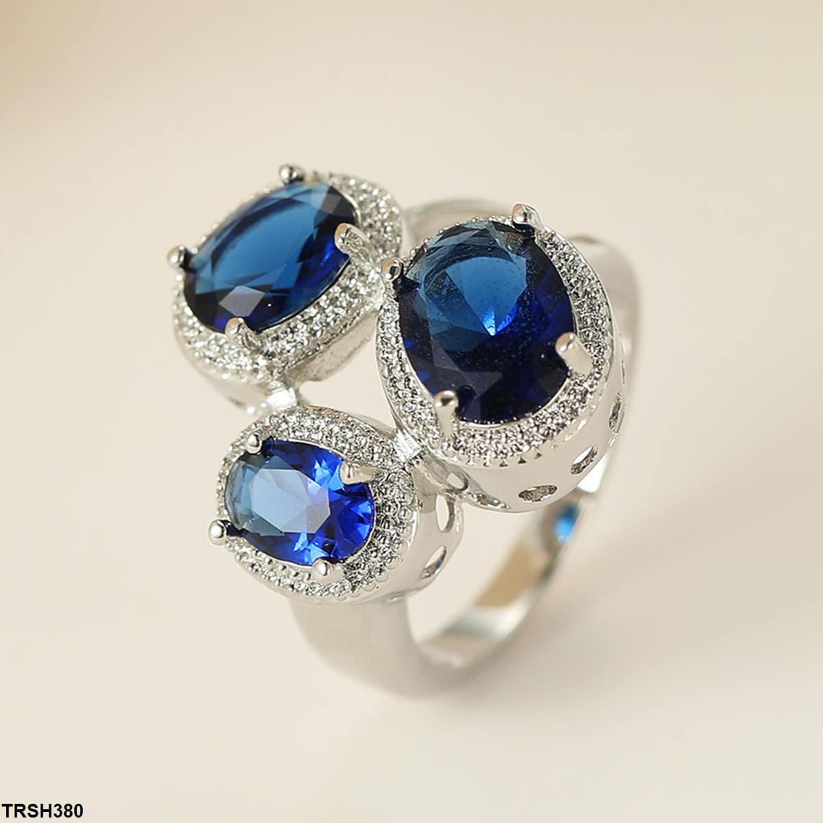 TRSH380 YLE Triplet Oval Ring